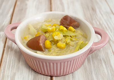 ウインナーと春キャベツの豆乳スープ