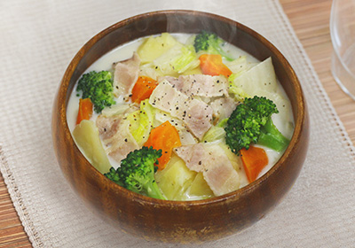 ベーコンといろいろ野菜のミルクスープ